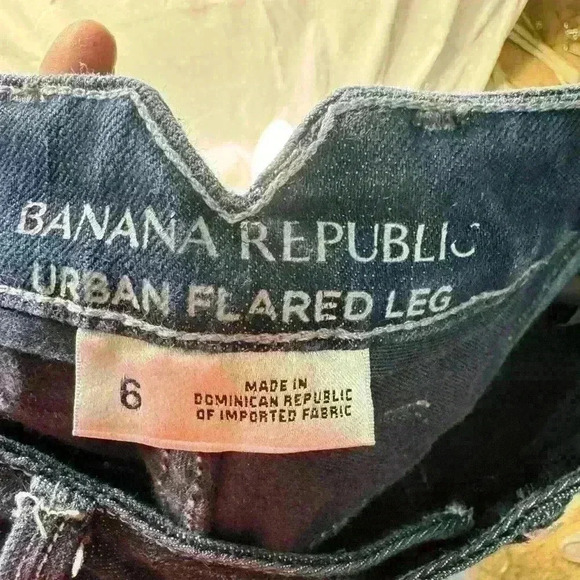 Excellent Condition, Banana Republic, Urban Trouser Jeans in size 6.  31” inseam - Picture 6 of 9